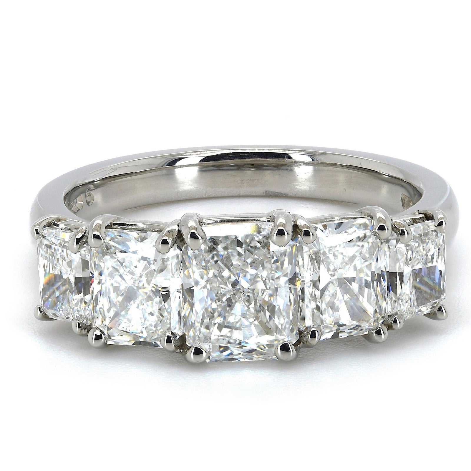 2.83ct natural diamond 5 stone ring, radiant cut, E-F colour, VVS1-SI clarity, GIA certified. Platinum