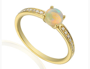 0.48ct opal & diamond ring. 18ct yellow gold