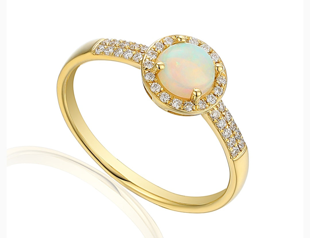 0.48ct opal & diamond ring. 18ct yellow gold