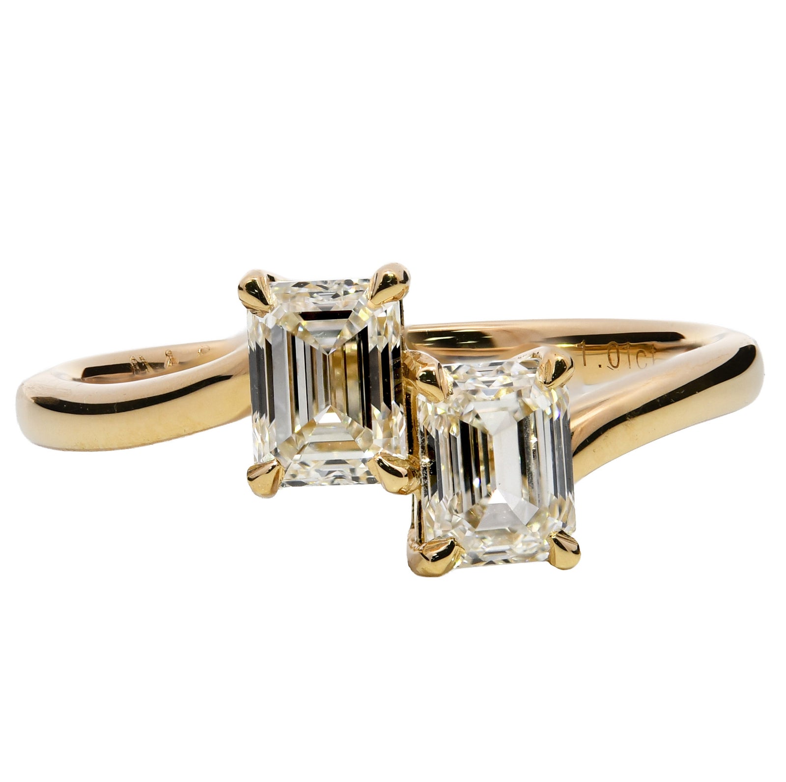 1.01ct natural diamond cross over engagement ring, emerald cut, I colour, VVS1 clarity, GIA certified. 18ct Yellow Gold