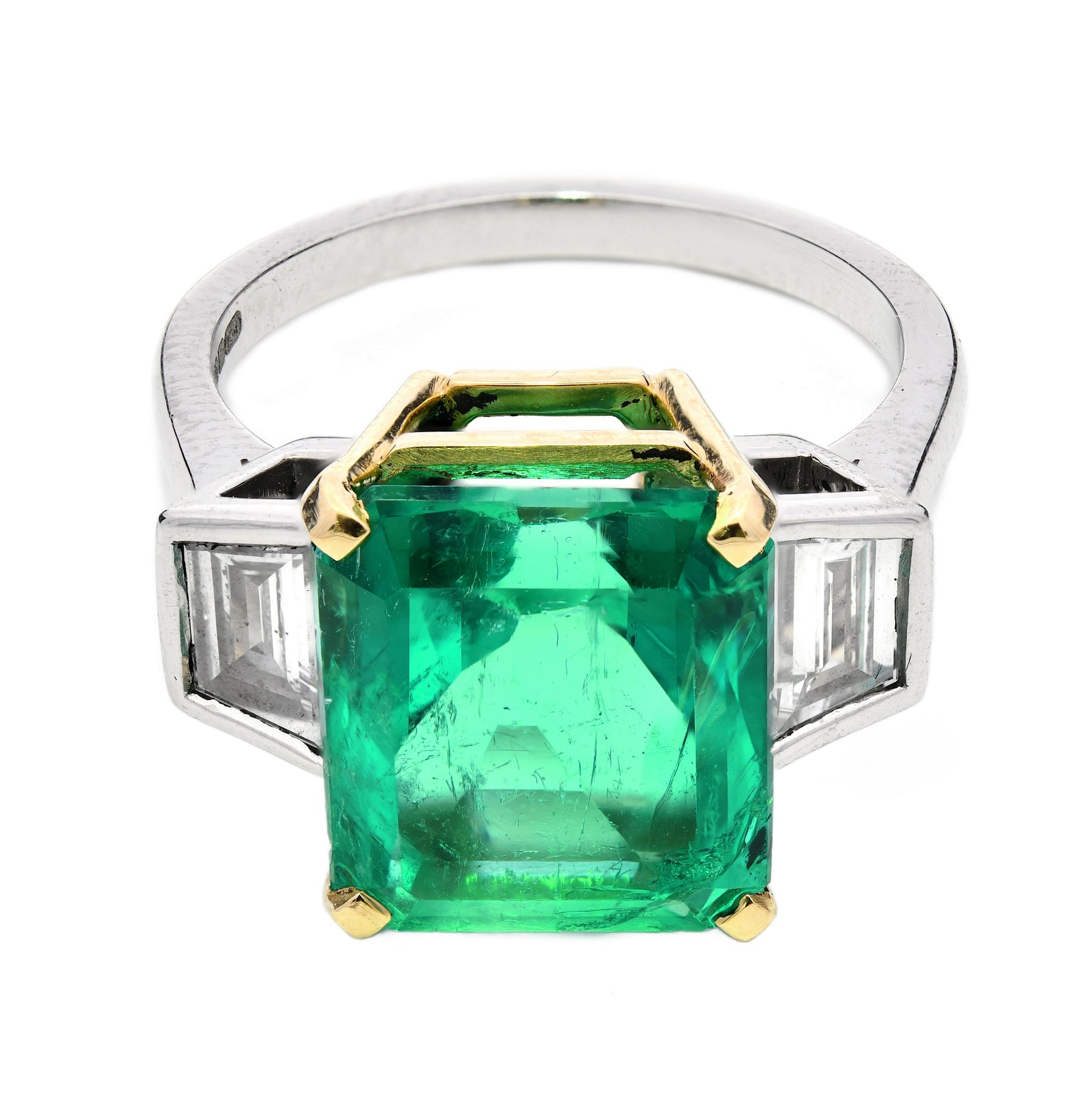 6.60ct Colombian Emerald & diamond ring set in platinum & 18ct yellow gold. GCS Certified
