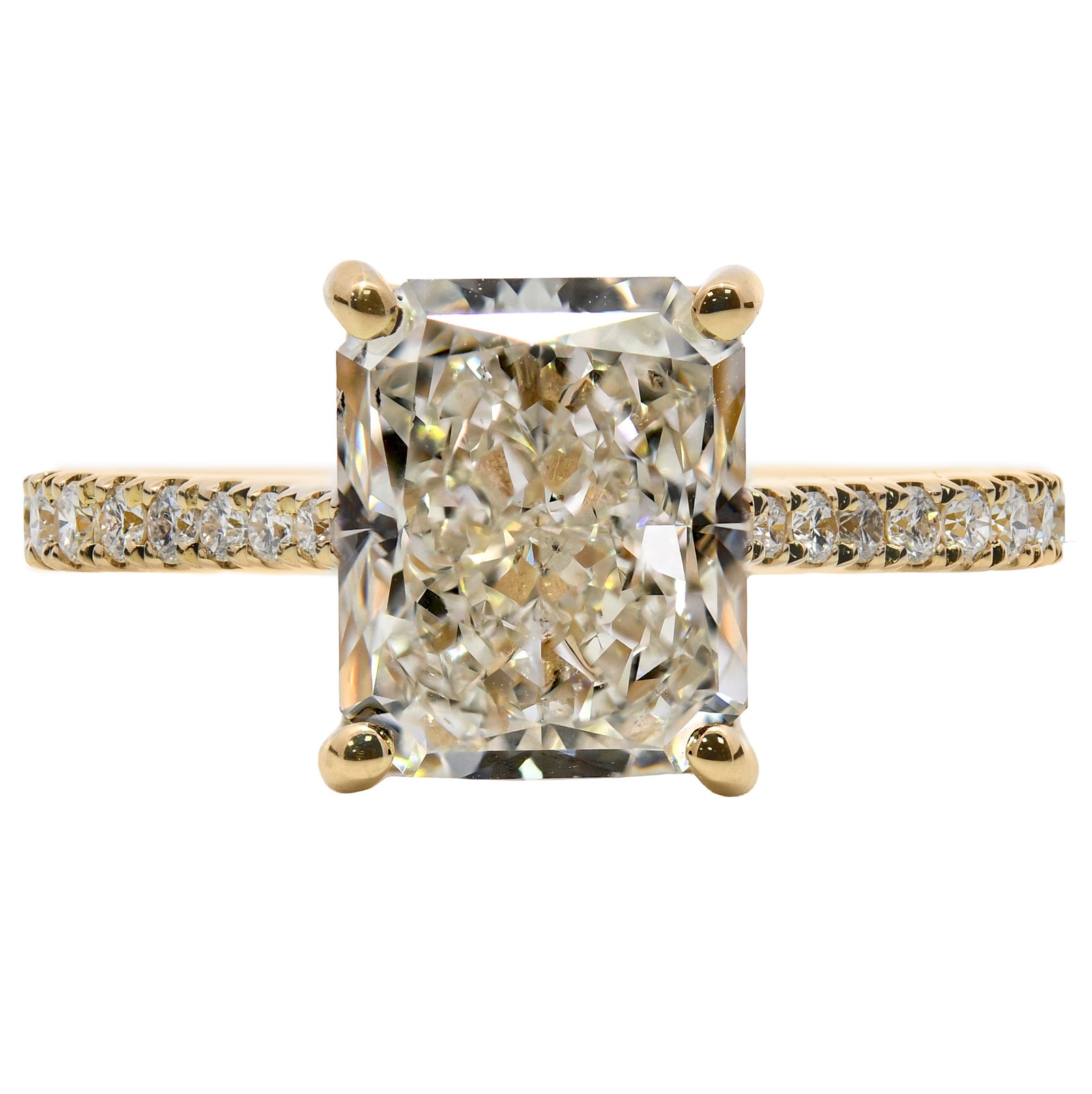 3.22ct natural diamond engagement ring, radiant cut, I colour, SI1 clarity, 18ct Yellow Gold, GIA certified.