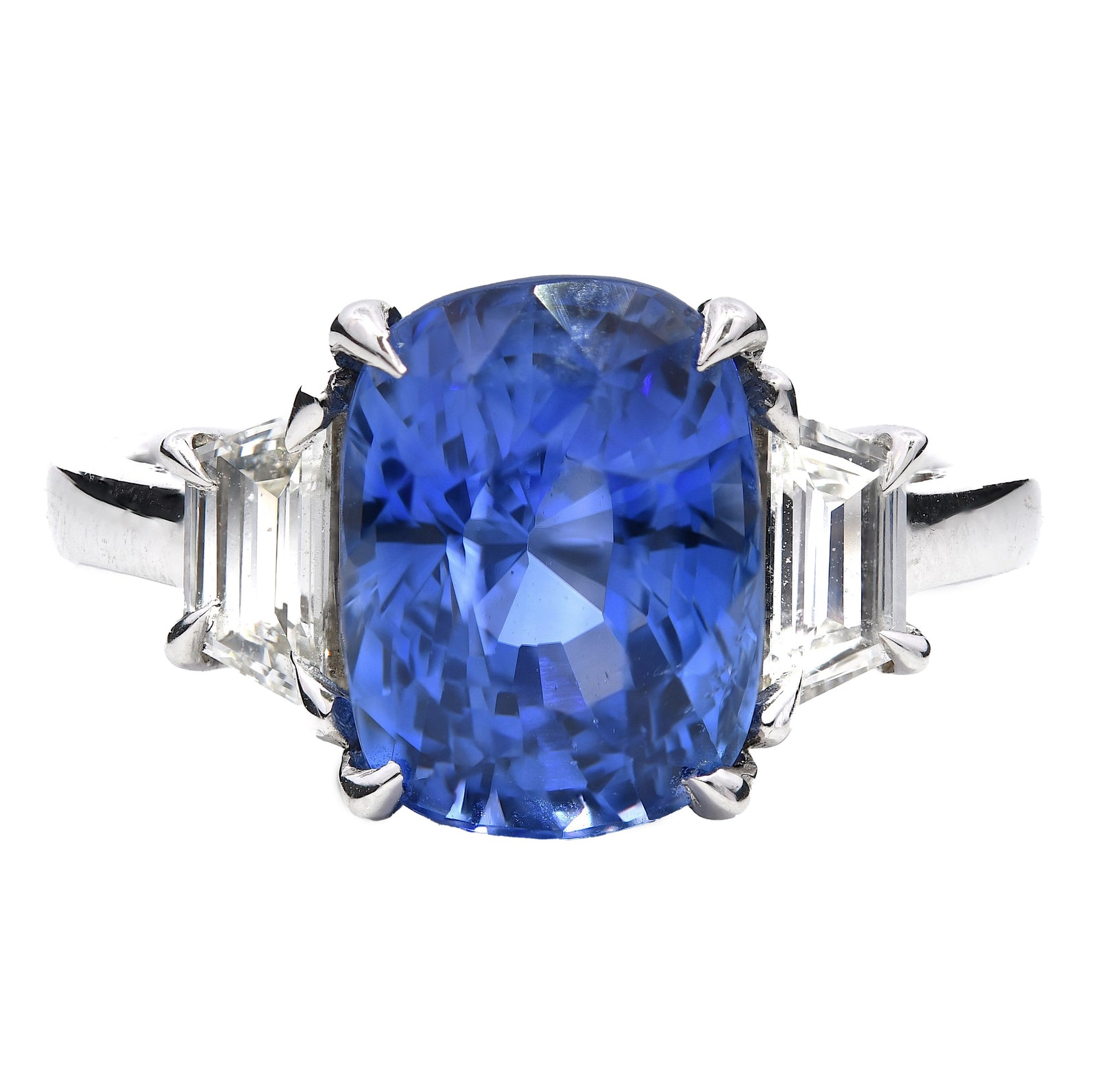 5.58ct Ceylon sapphire & diamond ring set in platinum. Certified by The Gem & Pearl Laboratory