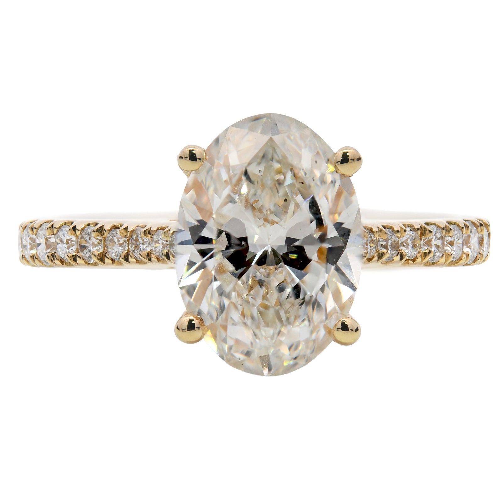 2.24ct natural diamond engagement ring, oval cut, I colour, SI2 clarity, 18ct Yellow Gold, GIA certified.