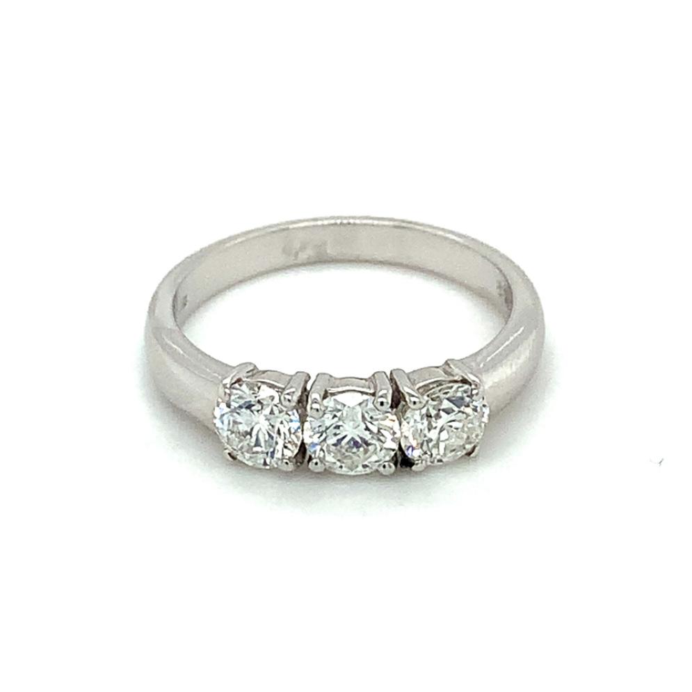 1.00ct round brilliant diamond trilogy engagement ring, 18kt white gold, G/H colour, SI clarity