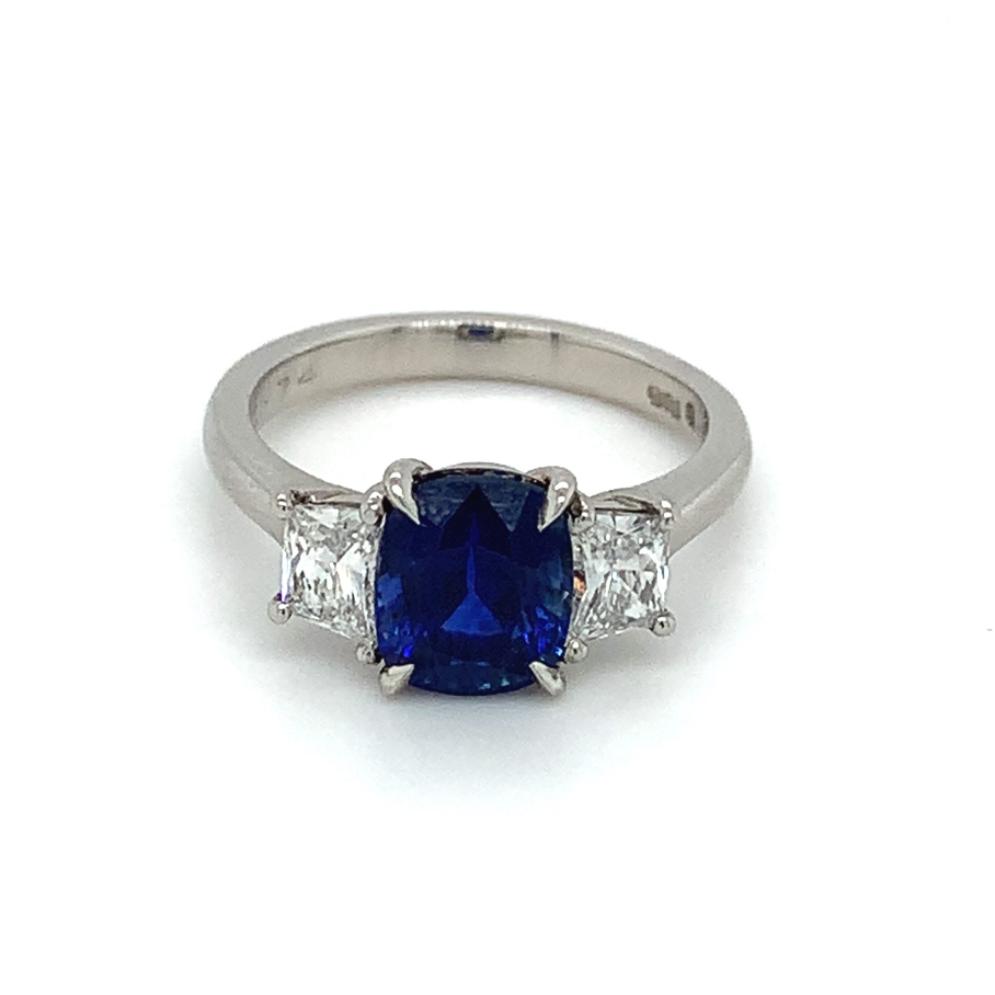 3.34ct sapphire & diamond trilogy engagement ring, platinum, G/H colour, SI clarity