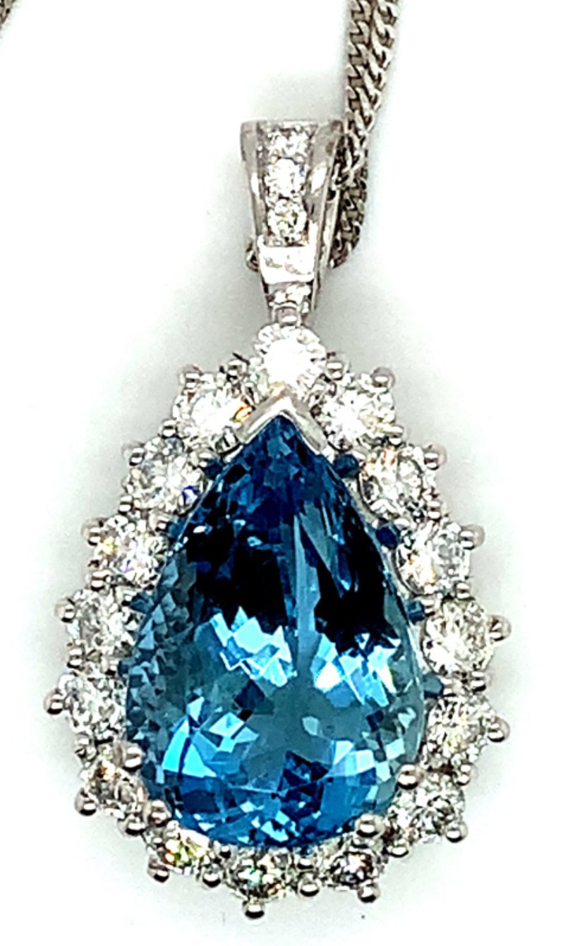 8.33ct aquamarine & diamond pendant, 18kt white gold, G/H colour, SI clarity