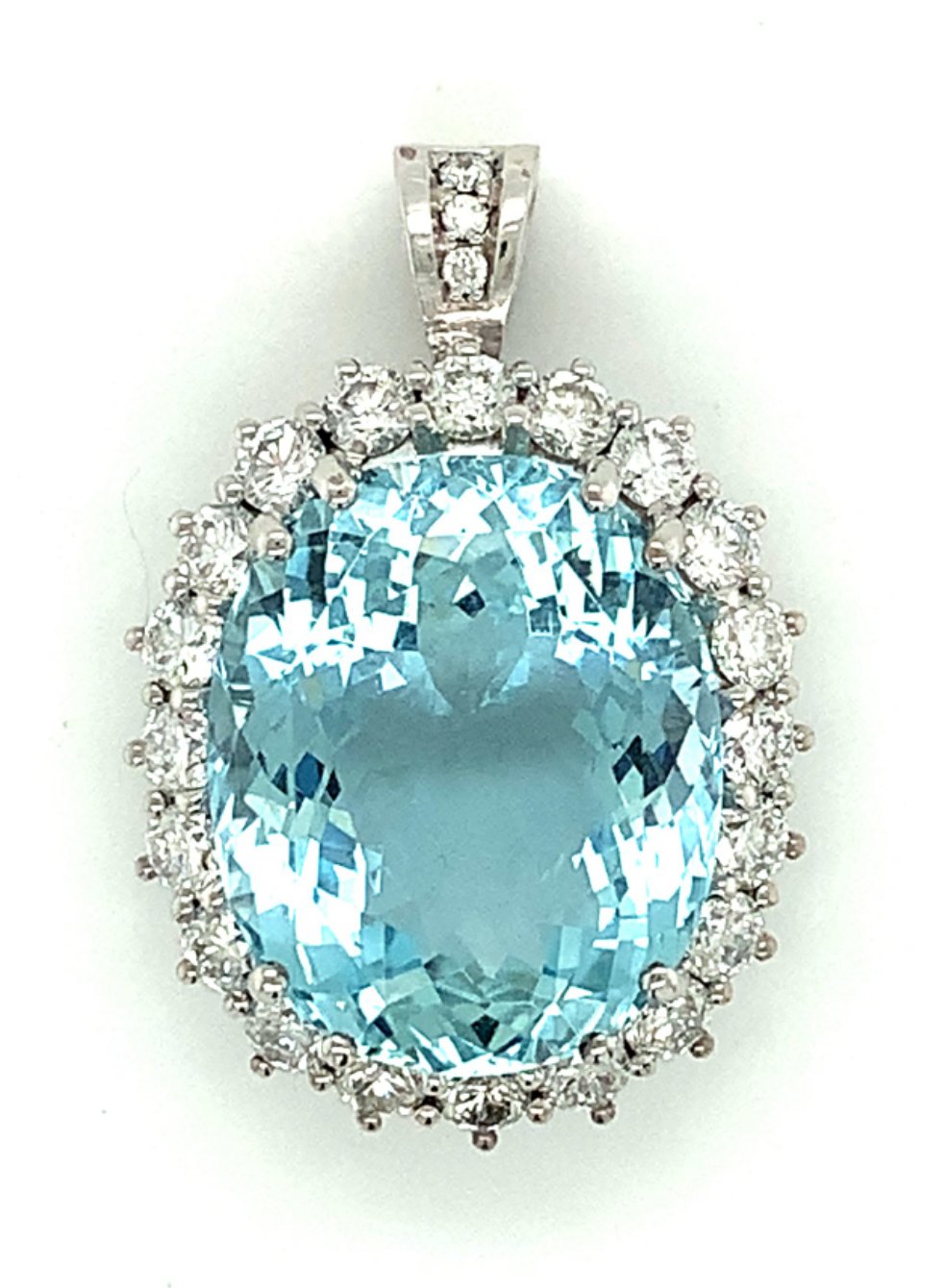 18.35ct aquamarine & diamond pendant set in 18kt white gold, G/H colour, SI clarity