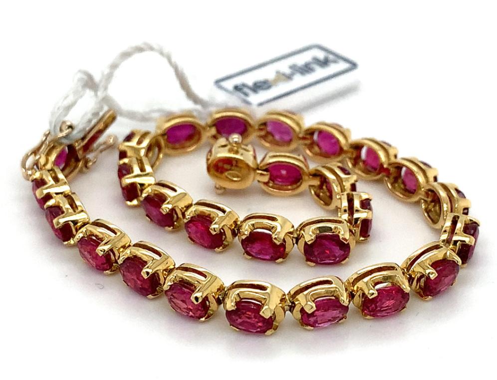 10.68ct ruby bracelet set in 18kt yellow gold