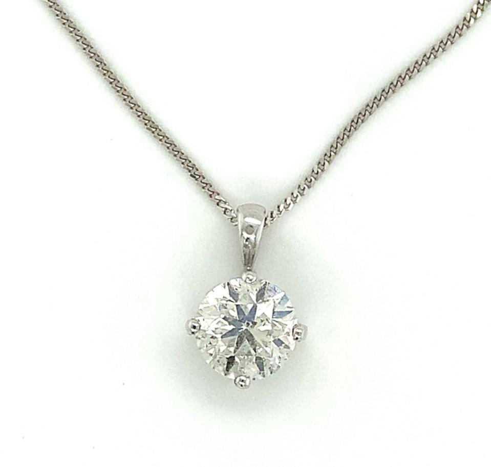 2.06ct round brilliant diamond solitaire necklace, 18kt white gold, G/H colour, SI clarity