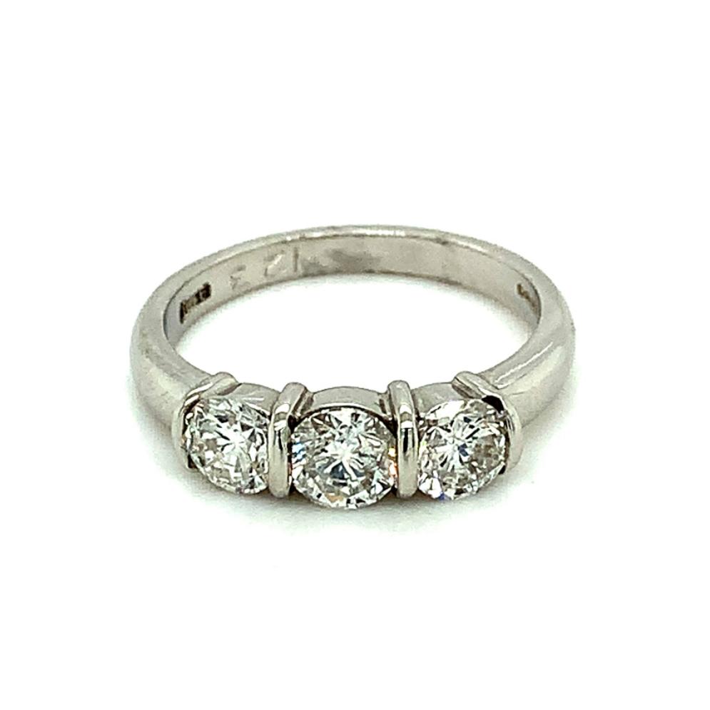 1.10ct round brilliant diamond trilogy ring, platinum, G/H colour, SI clarity