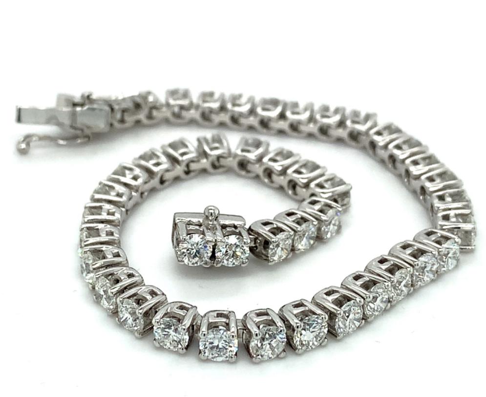 8.11ct round brilliant cut diamond tennis bracelet, 18kt white gold, G/H colour, SI clarity