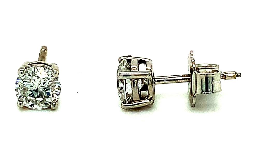 1.95ct diamond stud earrings set in 18kt white gold, G/H colour, SI clarity