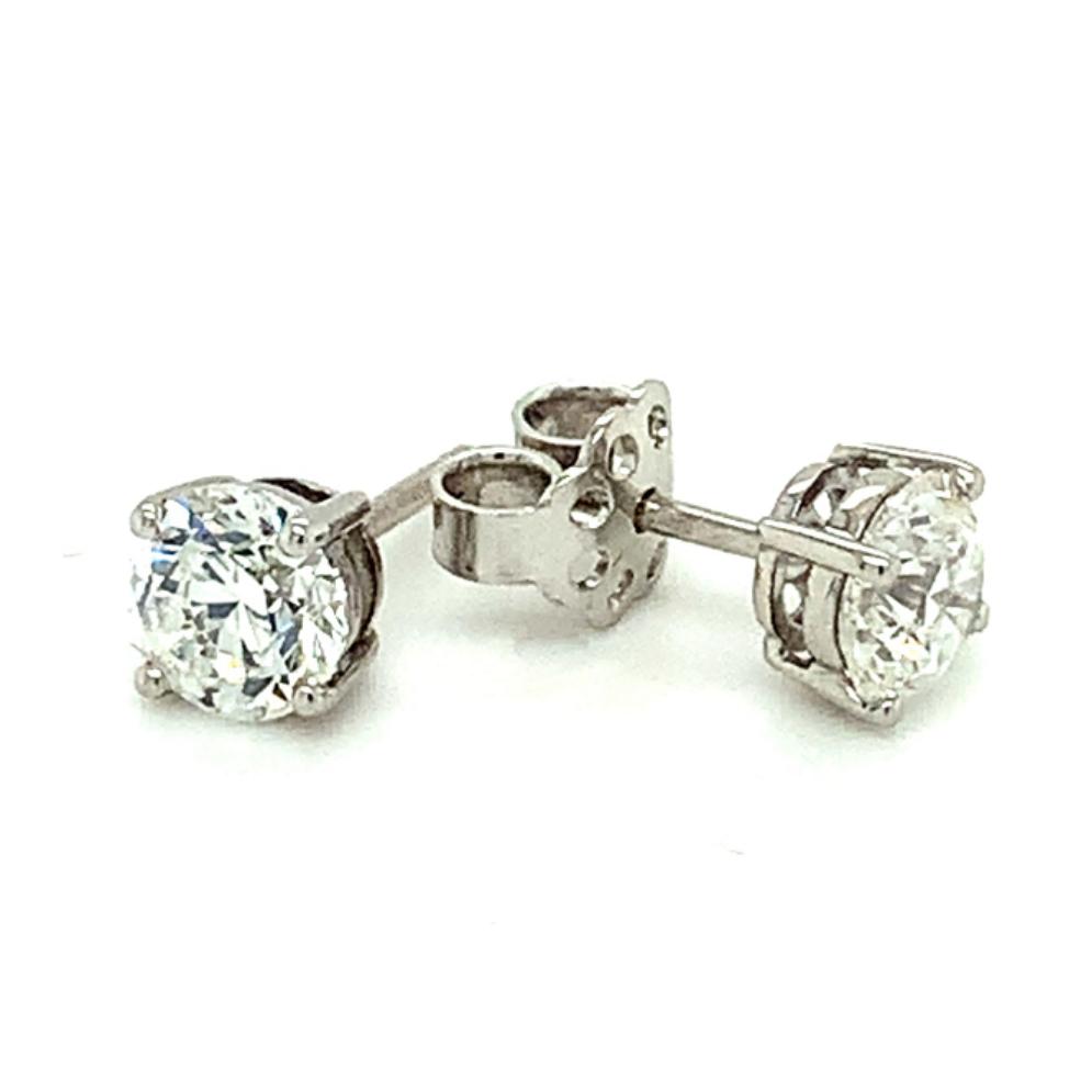 2.01ct diamond stud earrings set in 18kt white gold, F colour, SI1 clarity, GIA certified