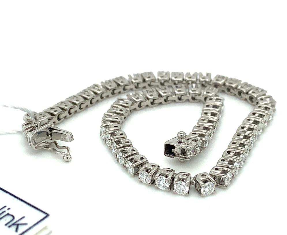 4.11ct round brilliant cut diamond tennis bracelet, 18kt white gold, G/H colour, SI clarity